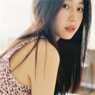 蓝色嘴巴的脸